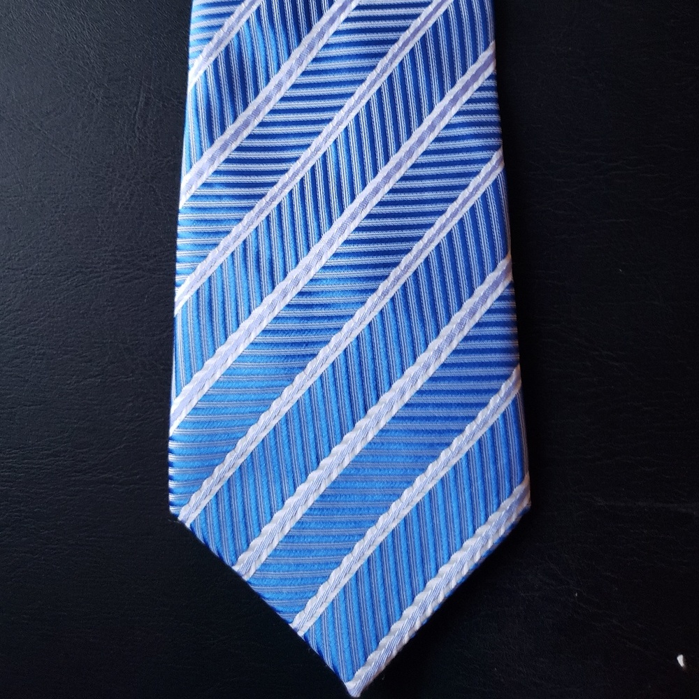 Men's 100% hand-made silk tie